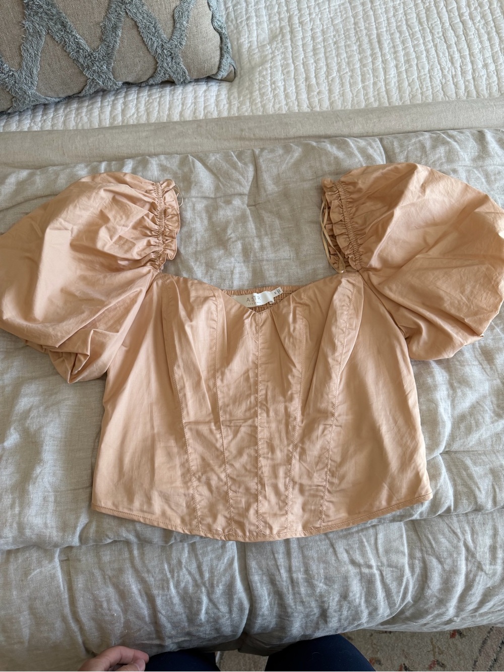 Astr Peach Puff-Sleeve Square Neck Top
